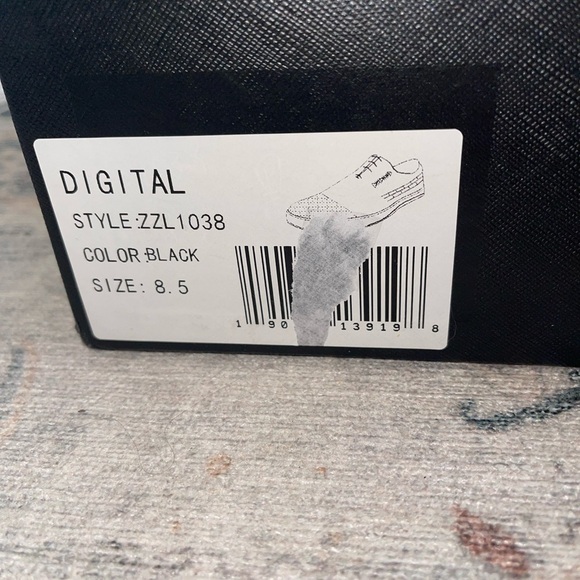 Zanzara Digital Woven Cap Toe Sneaker - Picture 9 of 9